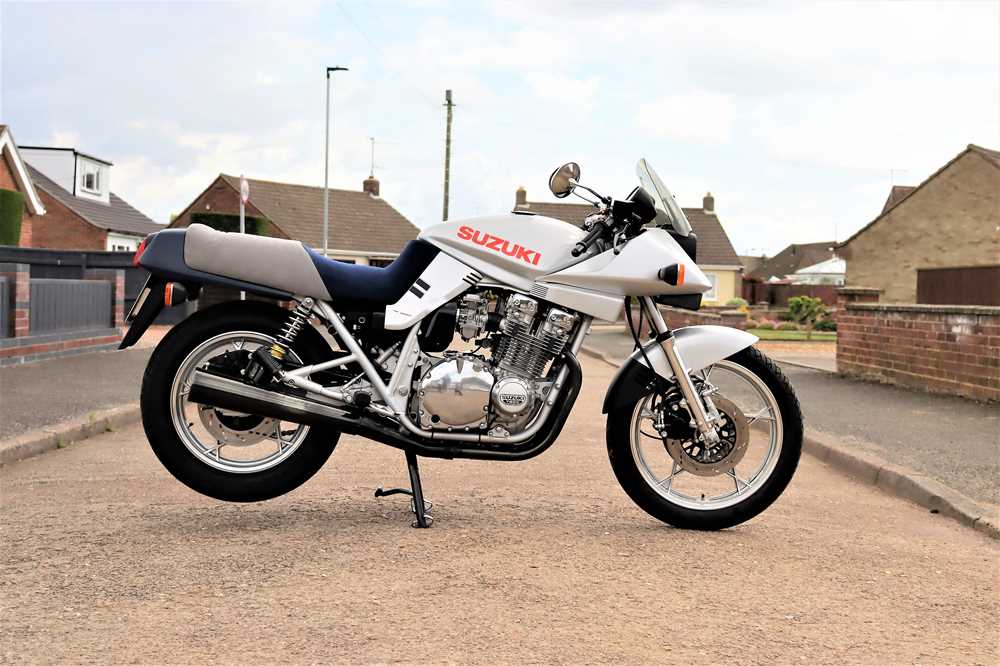 Katana Suzuki